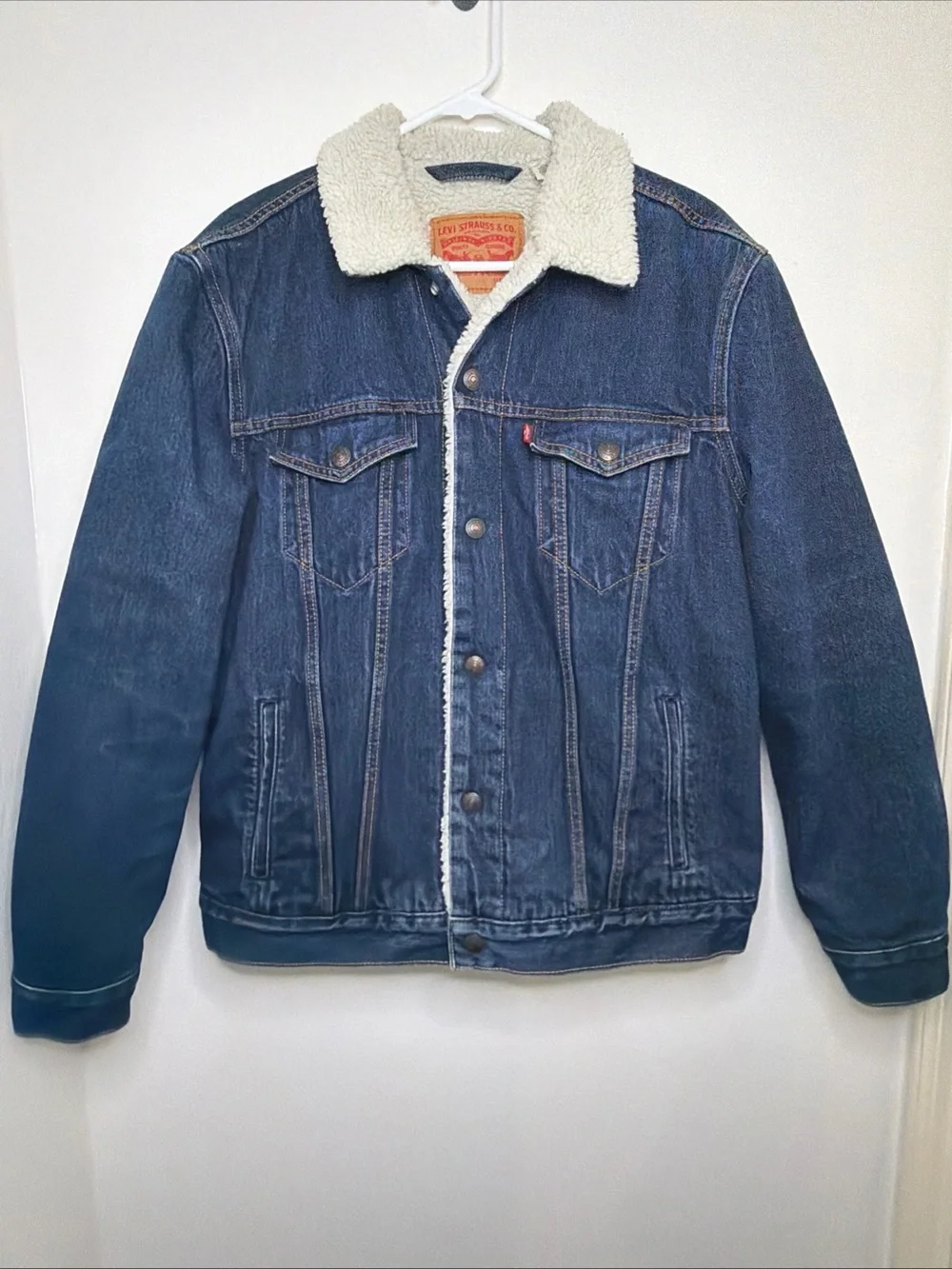 Levi’s Men’s L Sherpa Trucker Jacket Type III Dark Wash Denim 16365-0075